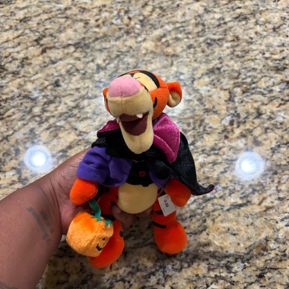 Disney Store Tigger Halloween Vampire Plush Bean Bag Orange Purple Pumpkin 8 in